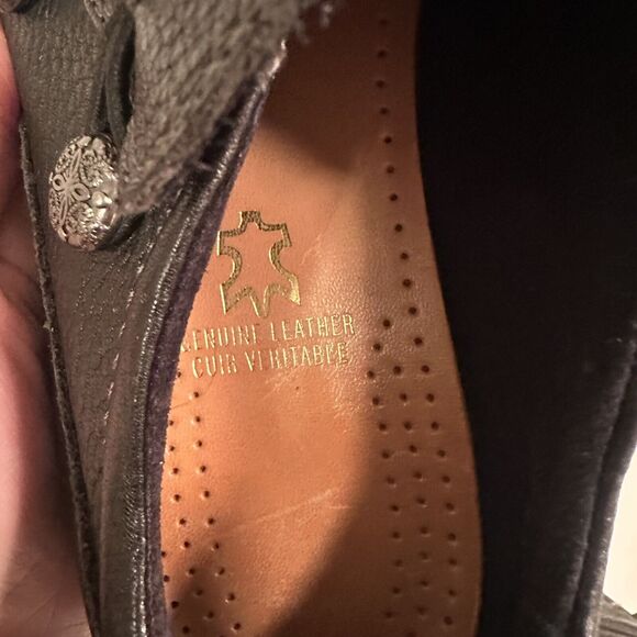 Taos Encore Slip On Black leather Comfort Flat Shoes Womens Sz. 9 Boho Chic EUC - Picture 16 of 16